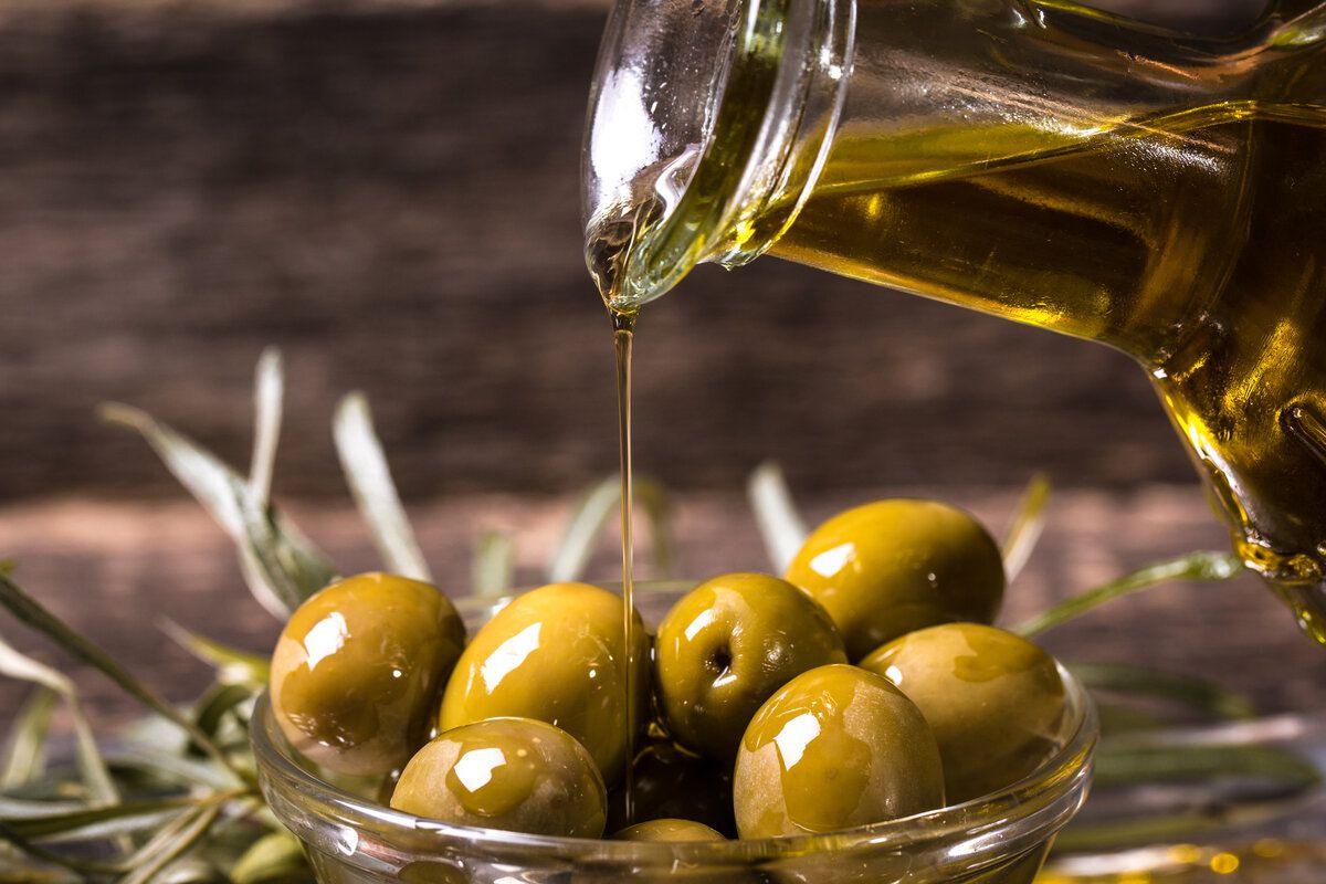 Oliwa pierwszego tłoczenia najlepsza na tle innych olejów roślinnych 11