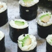 Sushi wegetariańskie i wegańskie - japońskie przysmaki dla miłośników kuchni roślinnej 14